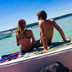 Meet your Posher, Alexcis